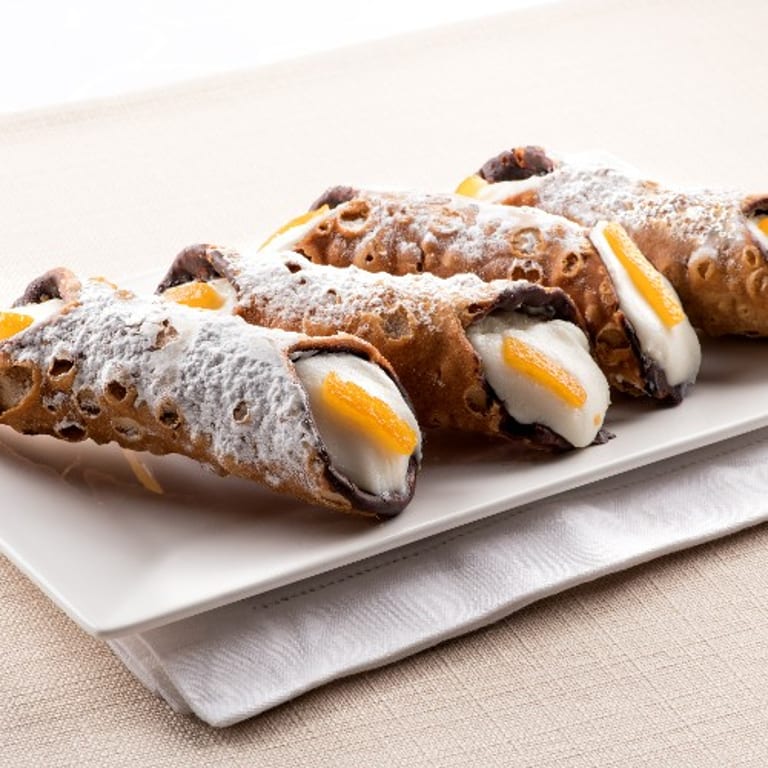 Delicious Cannoli: A Taste of Italy